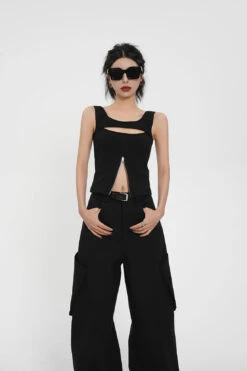 Sleeveless Cutout Top With Zip Split Detail 21 Sleeveless Cutout Top With Zip Split Detail -Modern Wear Shop O1CN01dP4rMl1t4R8aoLEVY 722875848