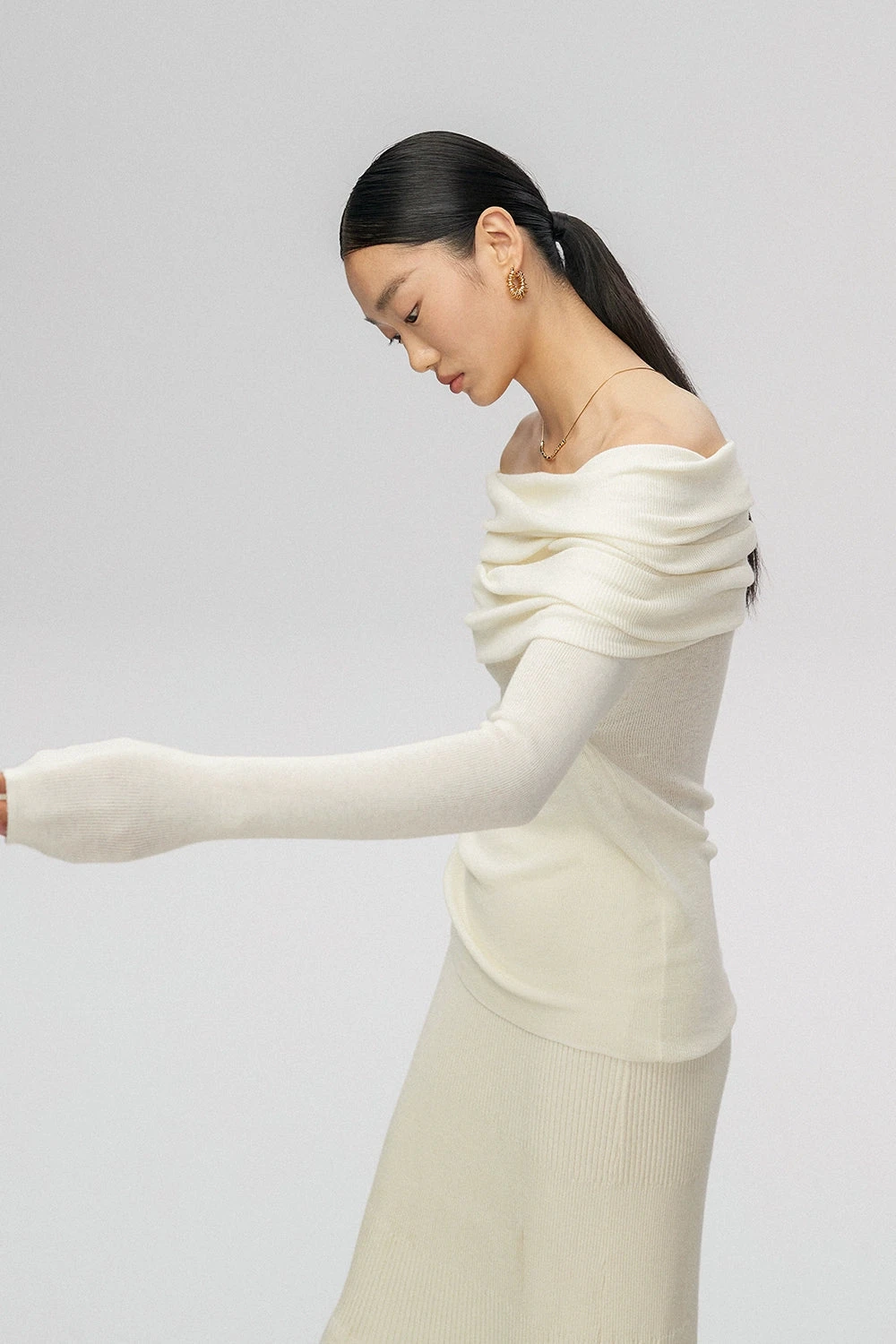 Off-Shoulder Ribbed Knit Long Sleeve Sweater Top 7 Off-Shoulder Ribbed Knit Long Sleeve Sweater Top - Image 7