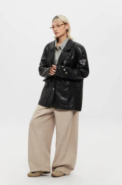 Glossy Faux Leather Oversized Blazer With Cuff Button Details -Modern Wear Shop O1CN01lUpmPT1hmc1u9et7t 115004320