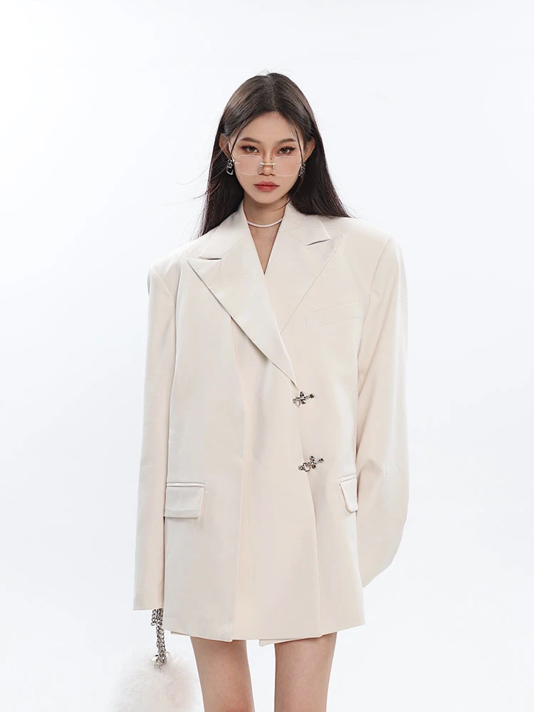 Oversized Notch Lapel Double-Breasted Blazer With Silver Accents 10 Oversized Notch Lapel Double-Breasted Blazer With Silver Accents - Image 10