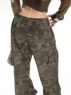 Camo Low-Waisted Cargo Wide-Leg Pants -Modern Wear Shop O1CN01sRAHer25Kib5PWoQD 1979797508