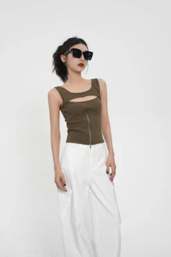 Sleeveless Cutout Top With Zip Split Detail 16 Sleeveless Cutout Top With Zip Split Detail -Modern Wear Shop O1CN01tUOpvs1t4R8eIsSOg 722875848