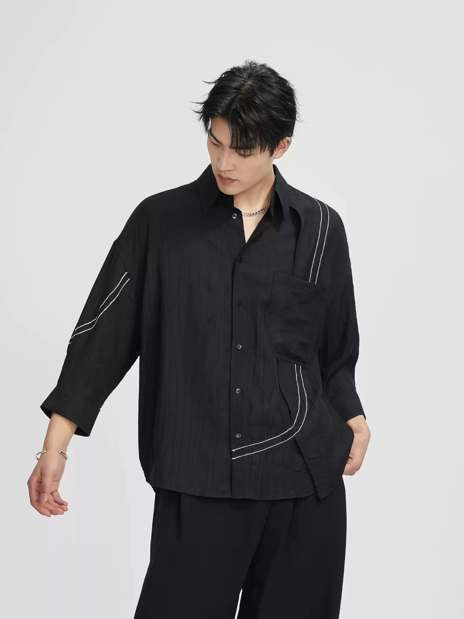 Oversized Contrast-Detail Button Shirt With Cropped Sleeves 1 Oversized Contrast-Detail Button Shirt With Cropped Sleeves