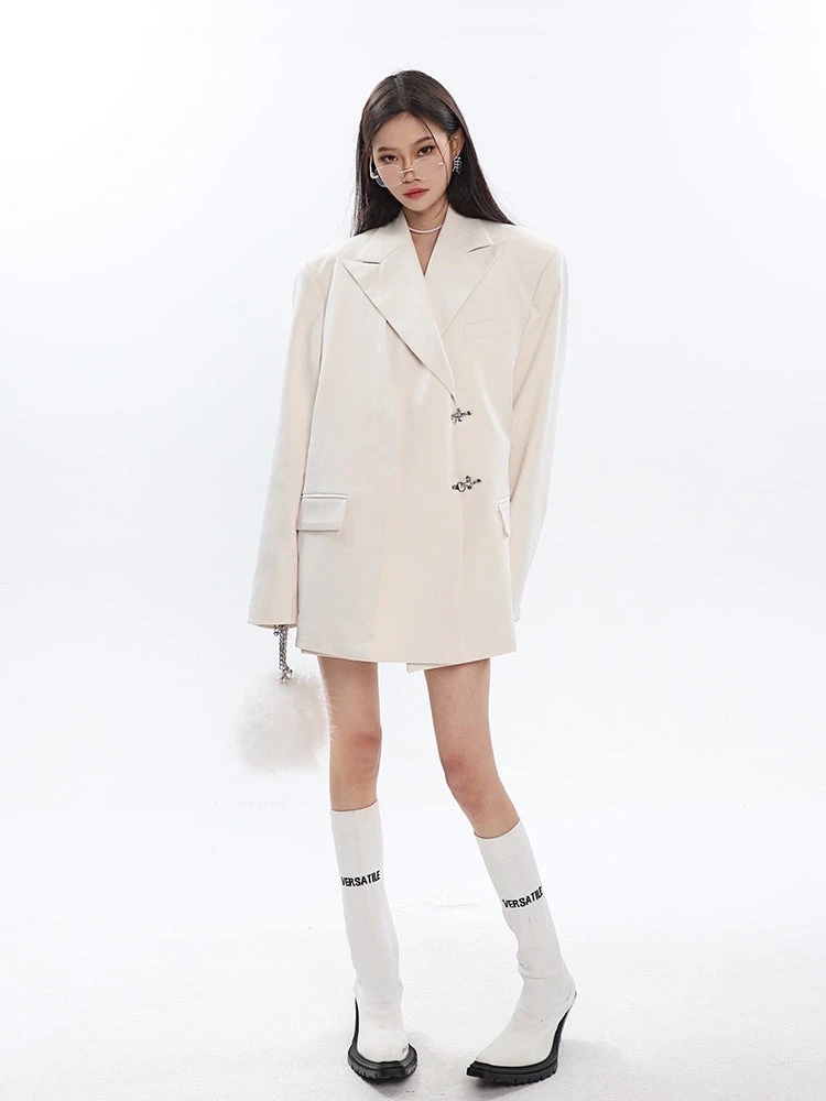 Oversized Notch Lapel Double-Breasted Blazer With Silver Accents 18 Oversized Notch Lapel Double-Breasted Blazer With Silver Accents - Image 18