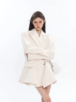 Oversized Notch Lapel Double-Breasted Blazer With Silver Accents 31 Oversized Notch Lapel Double-Breasted Blazer With Silver Accents -Modern Wear Shop O1CN01xl5z2Q1iBnasc0TKm 2201256844375