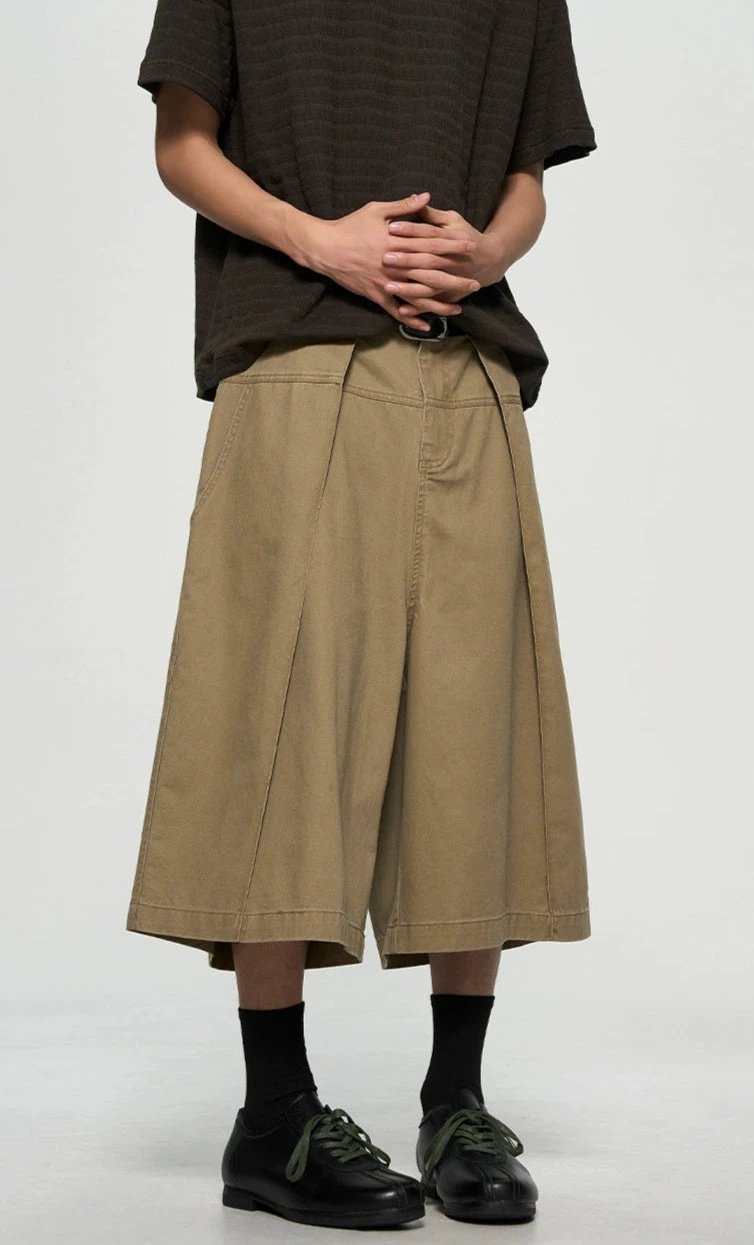 Structured Wide-Leg Pleated Bermuda Shorts 4 Structured Wide-Leg Pleated Bermuda Shorts - Image 4