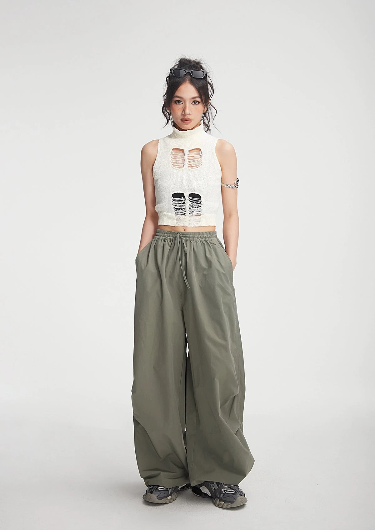 Drawstring Wide-Leg Parachute Jogger Pants 9 Drawstring Wide-Leg Parachute Jogger Pants - Image 9