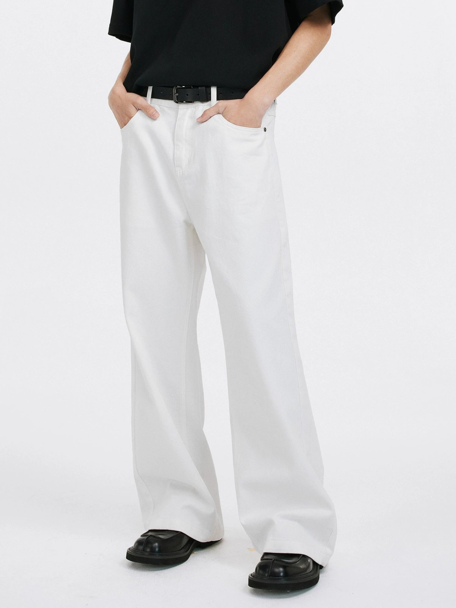 Straight Leg High-Waisted Lightweight Jeans 1 Straight Leg High-Waisted Lightweight Jeans