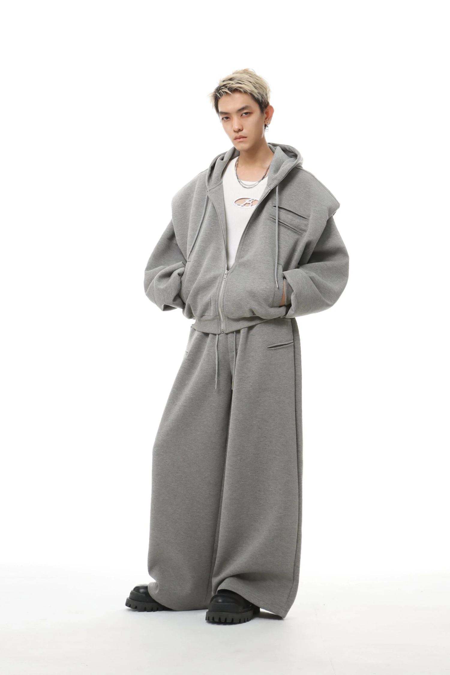 Oversized Cropped Zip Hoodie And Wide-Leg Sweatpant Tracksuit Set 12 Oversized Cropped Zip Hoodie And Wide-Leg Sweatpant Tracksuit Set - Image 12