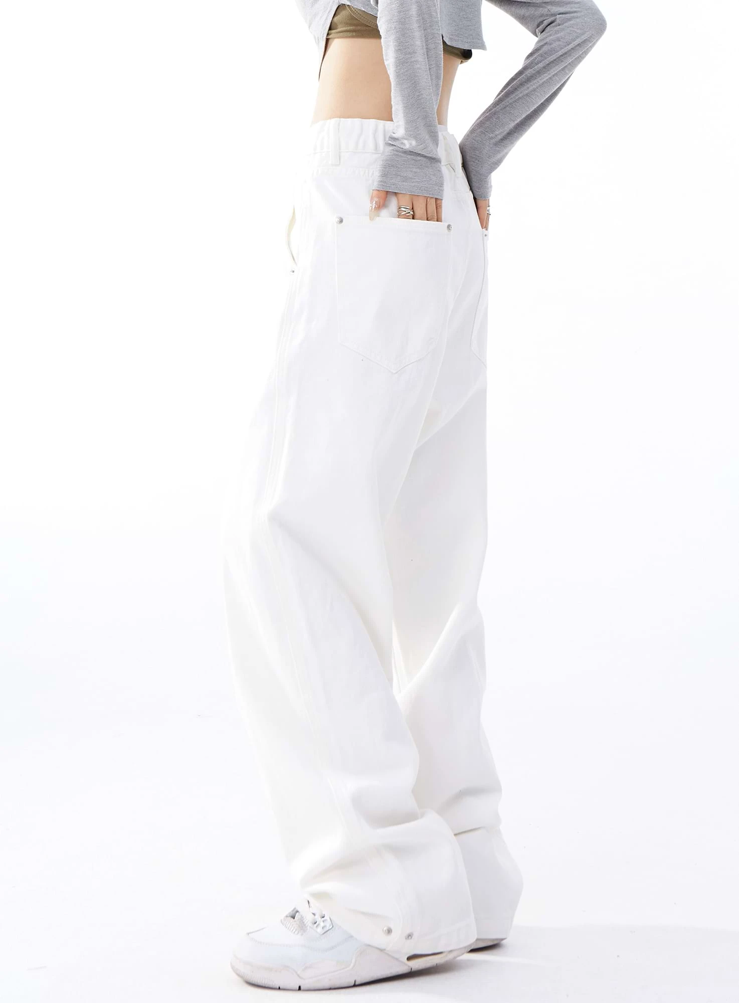 Wide Leg Basic Jeans 3 Wide Leg Basic Jeans - Image 3