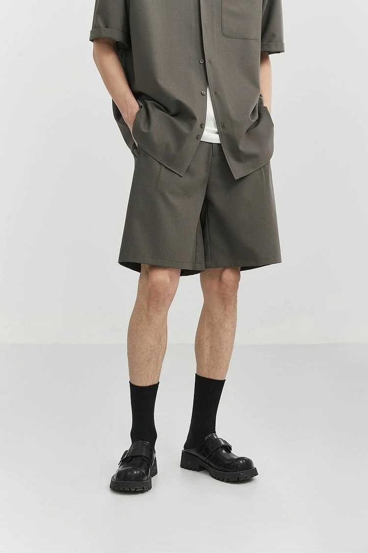 Pleated Drawstring-Belted Shorts 3 Pleated Drawstring-Belted Shorts - Image 3