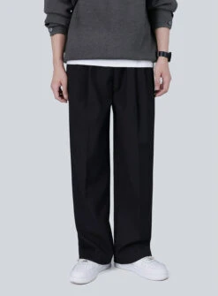Classic Pleated Trousers With Side Pockets