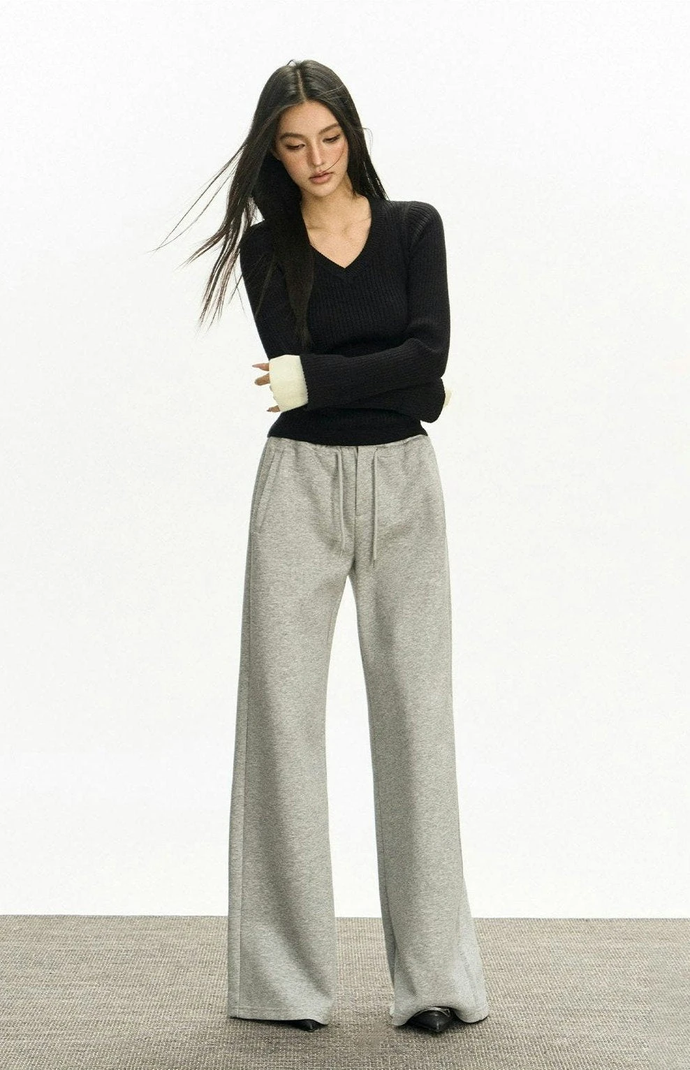 Ribbed V-Neck Two Tone Long Sleeve Knit Top 9 Ribbed V-Neck Two Tone Long Sleeve Knit Top - Image 9