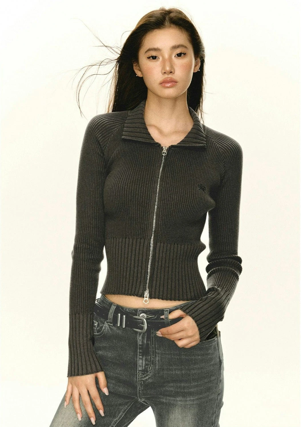 Ribbed Zip-up Slim Cropped Sweater 4 Ribbed Zip-up Slim Cropped Sweater - Image 4