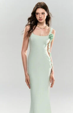 Sleeveless Ruffle Trim Midi Dress With Floral Appliqué