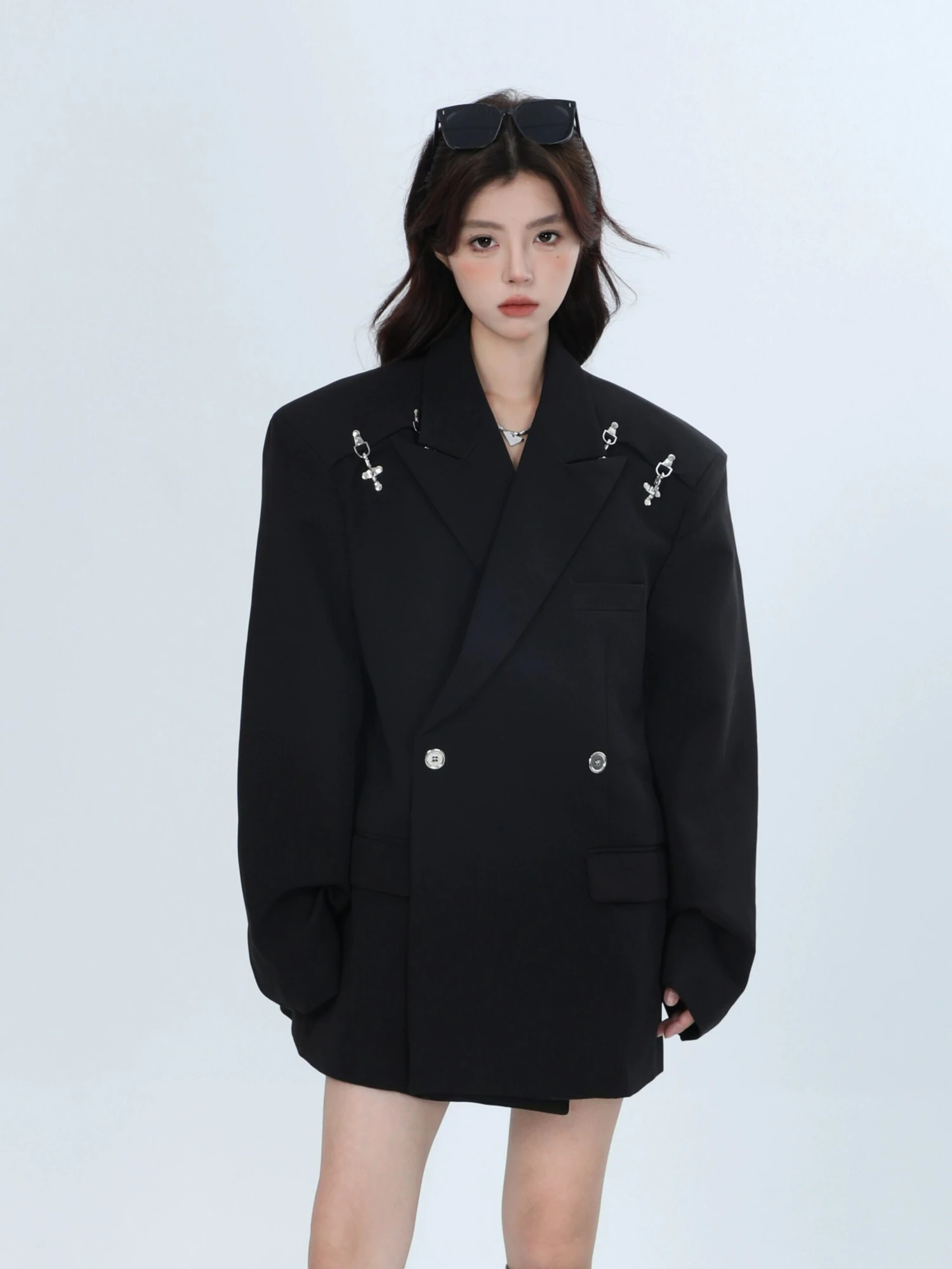 Oversized Blazer With Silver Metal Accents Brooch Details 5 Oversized Blazer With Silver Metal Accents Brooch Details - Image 5