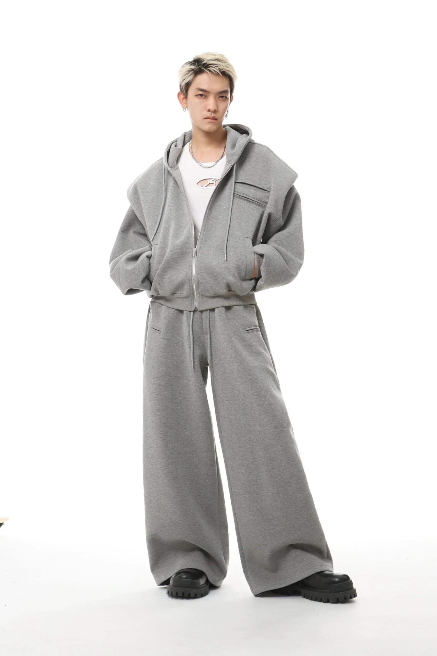 Oversized Cropped Zip Hoodie And Wide-Leg Sweatpant Tracksuit Set 11 Oversized Cropped Zip Hoodie And Wide-Leg Sweatpant Tracksuit Set - Image 11