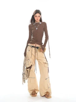 Wide-Leg Low Waist Cargo Pants With Multi-Pocket Detail -Modern Wear Shop f68eb37a418f1325c91acb5c1d4c8842