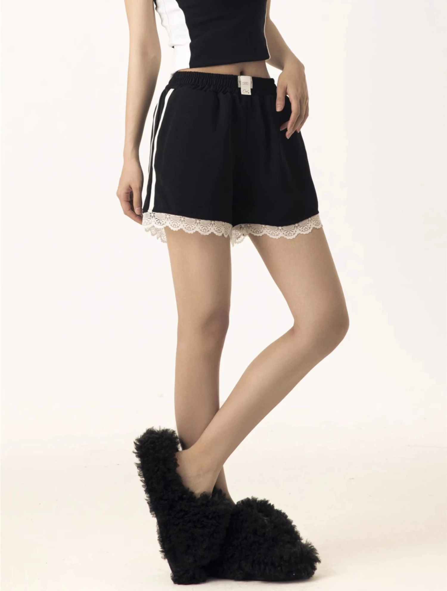 Elastic Waist Contrast Trim Lace Shorts 11 Elastic Waist Contrast Trim Lace Shorts - Image 11