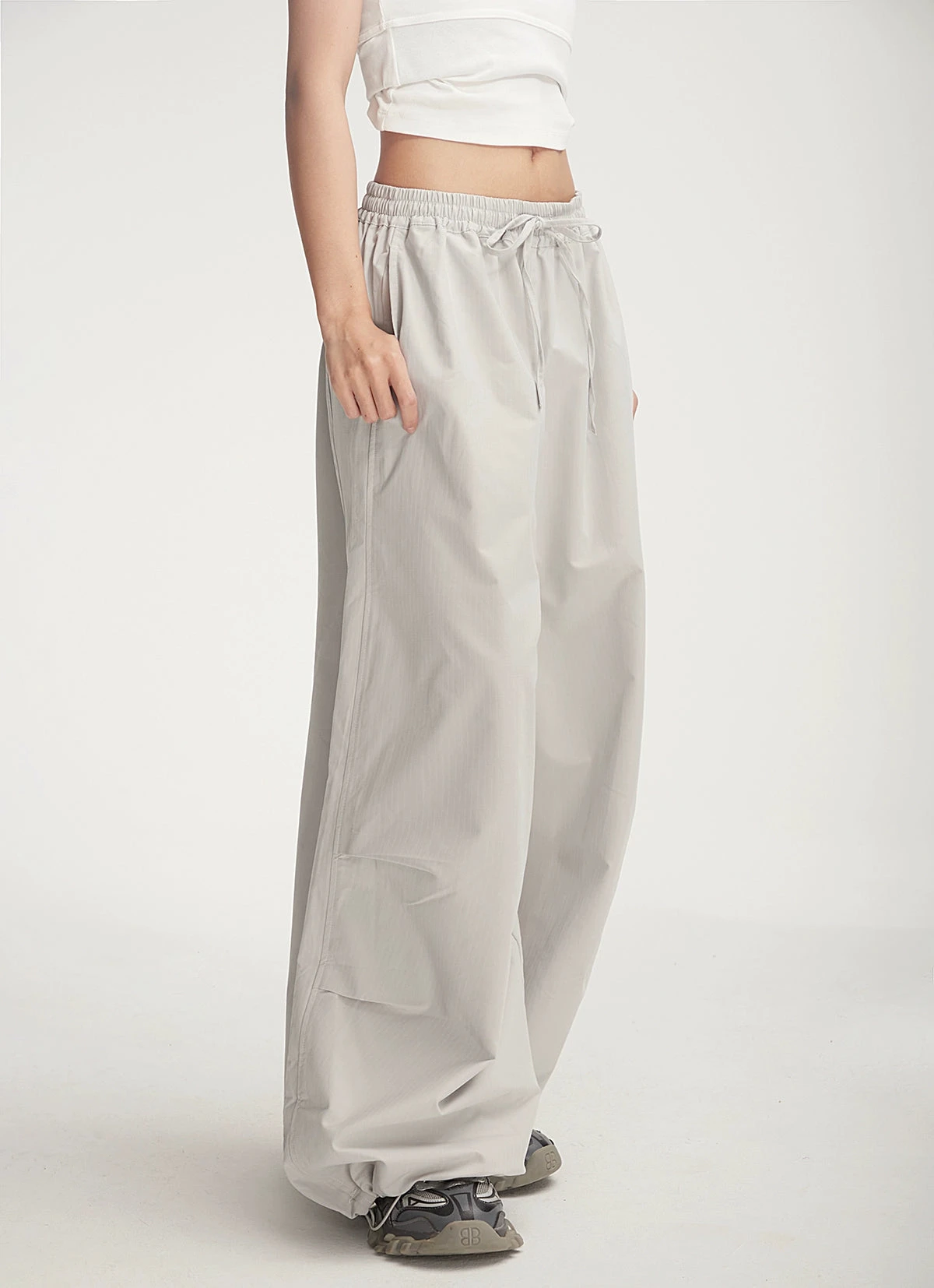 Drawstring Wide-Leg Parachute Jogger Pants 15 Drawstring Wide-Leg Parachute Jogger Pants - Image 15